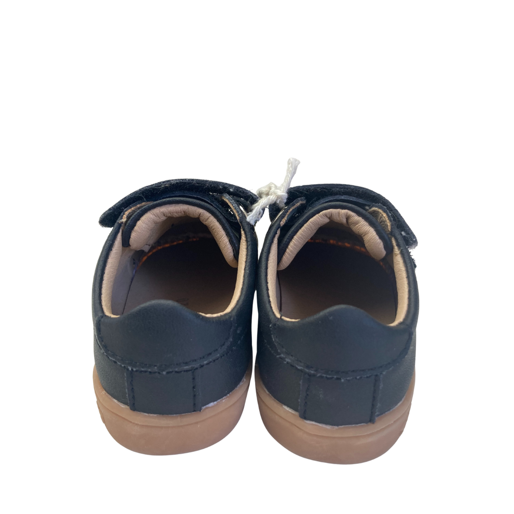UK 4 - Black Leather Velcro Sneaker - Shooshoos