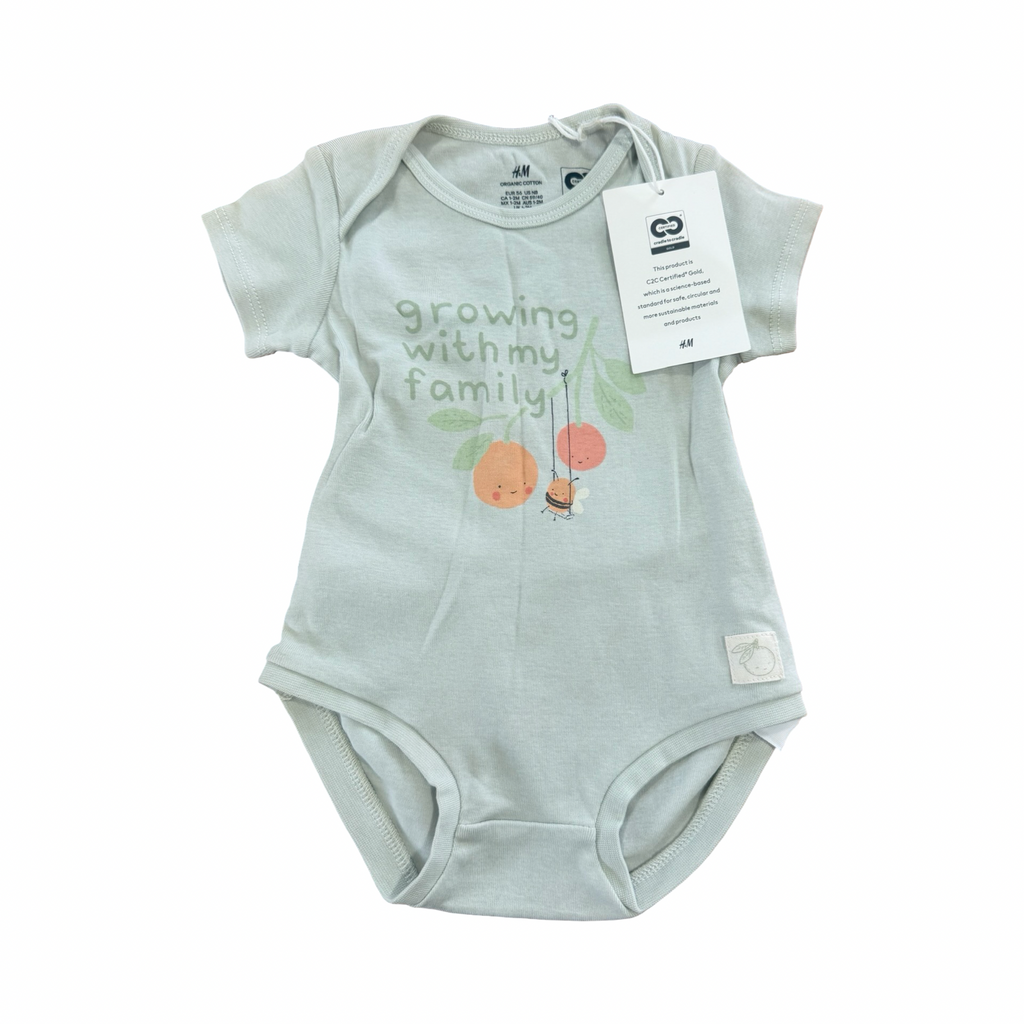 *NEW* 1-2M Growing with my family Bodysuit - H & M