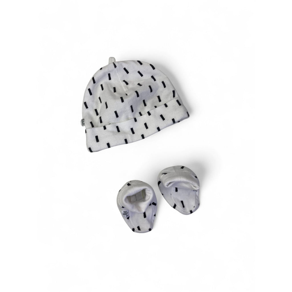 NB White & Black Confetti Beanie & Booties - Woolworths