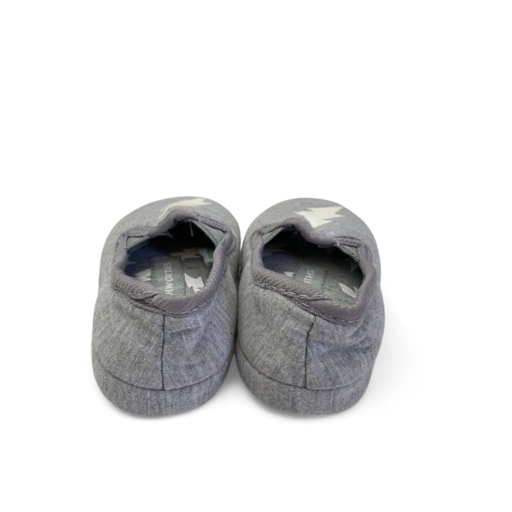 Size 4 - Grey & White Lightning Bolt Fabric Slippers - Woolworths
